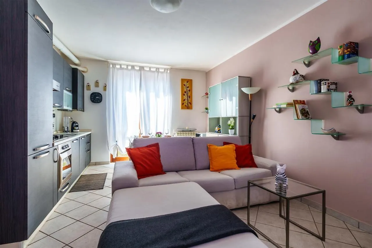 Apartment Central Lakes Golf & Private Garden Travedona Italien