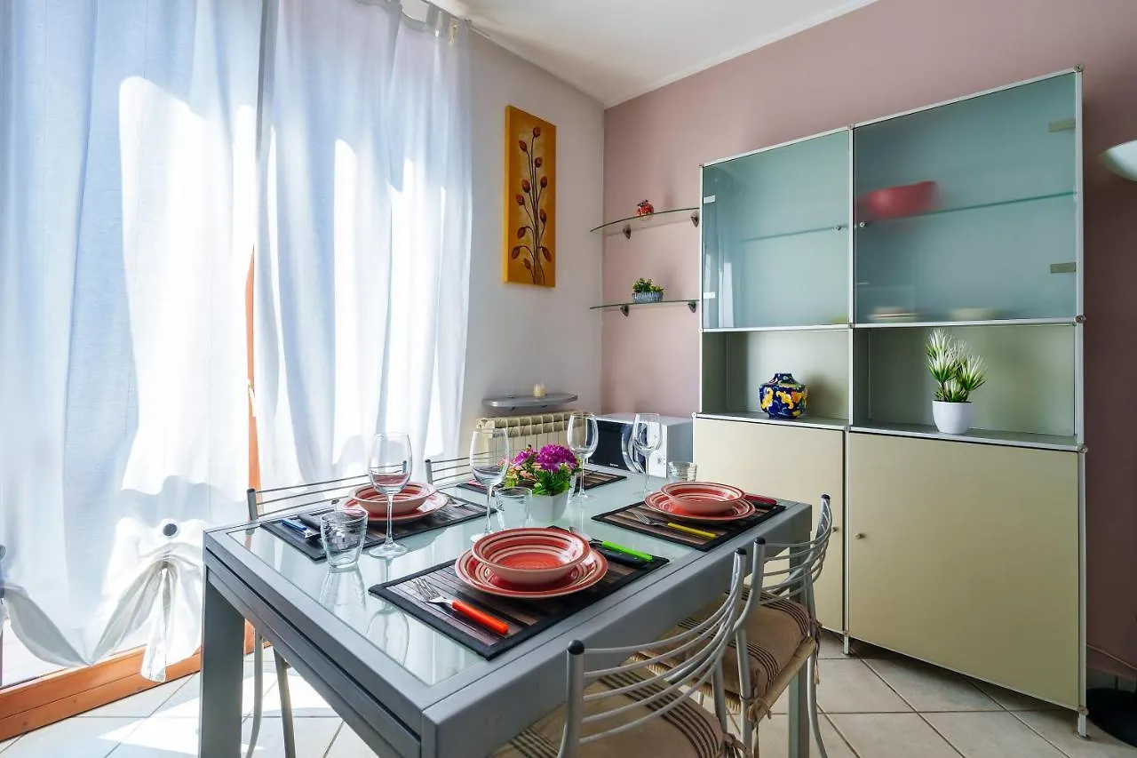 Apartment Central Lakes Golf & Private Garden Travedona