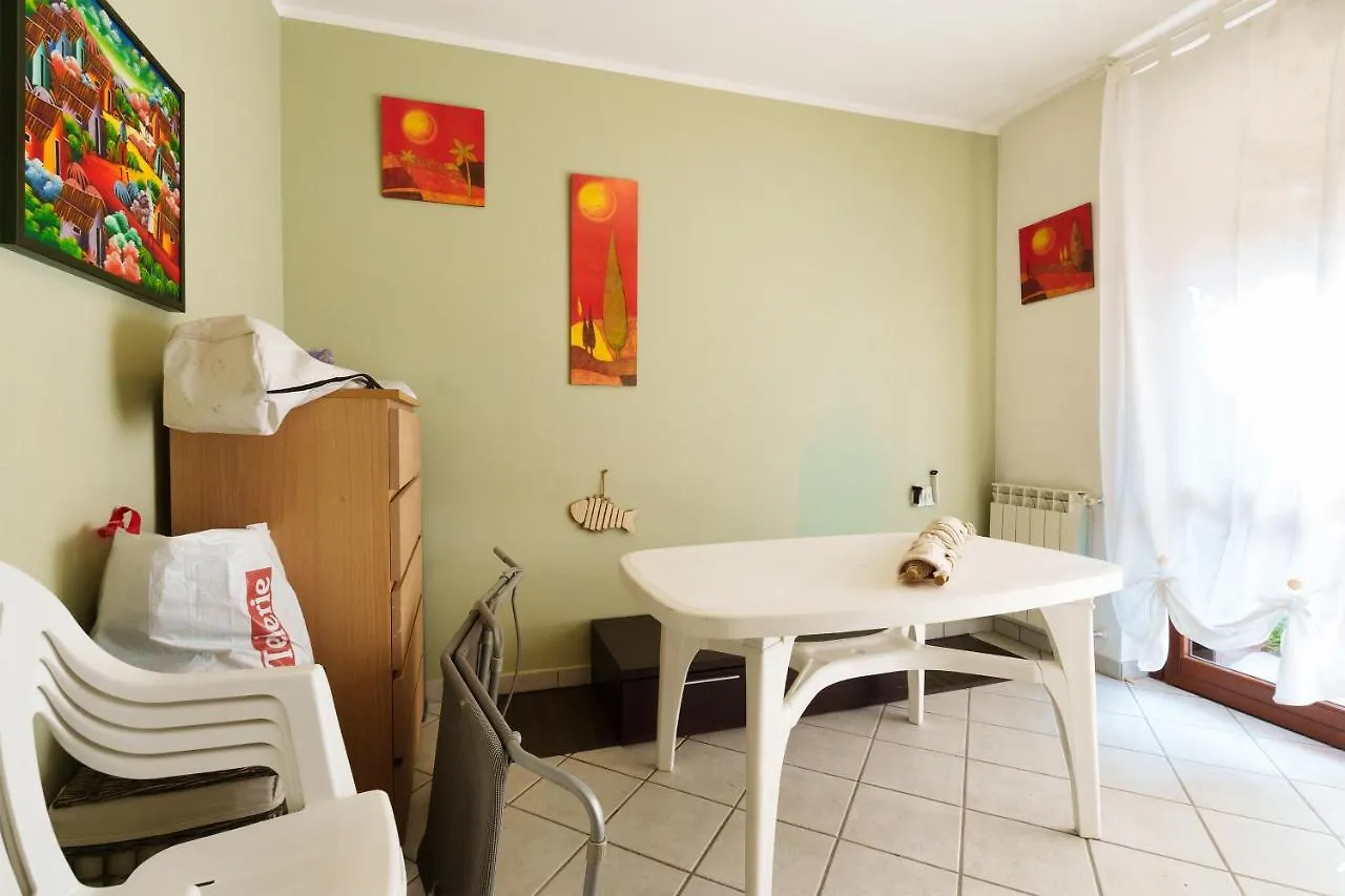 Apartment Central Lakes Golf & Private Garden Travedona